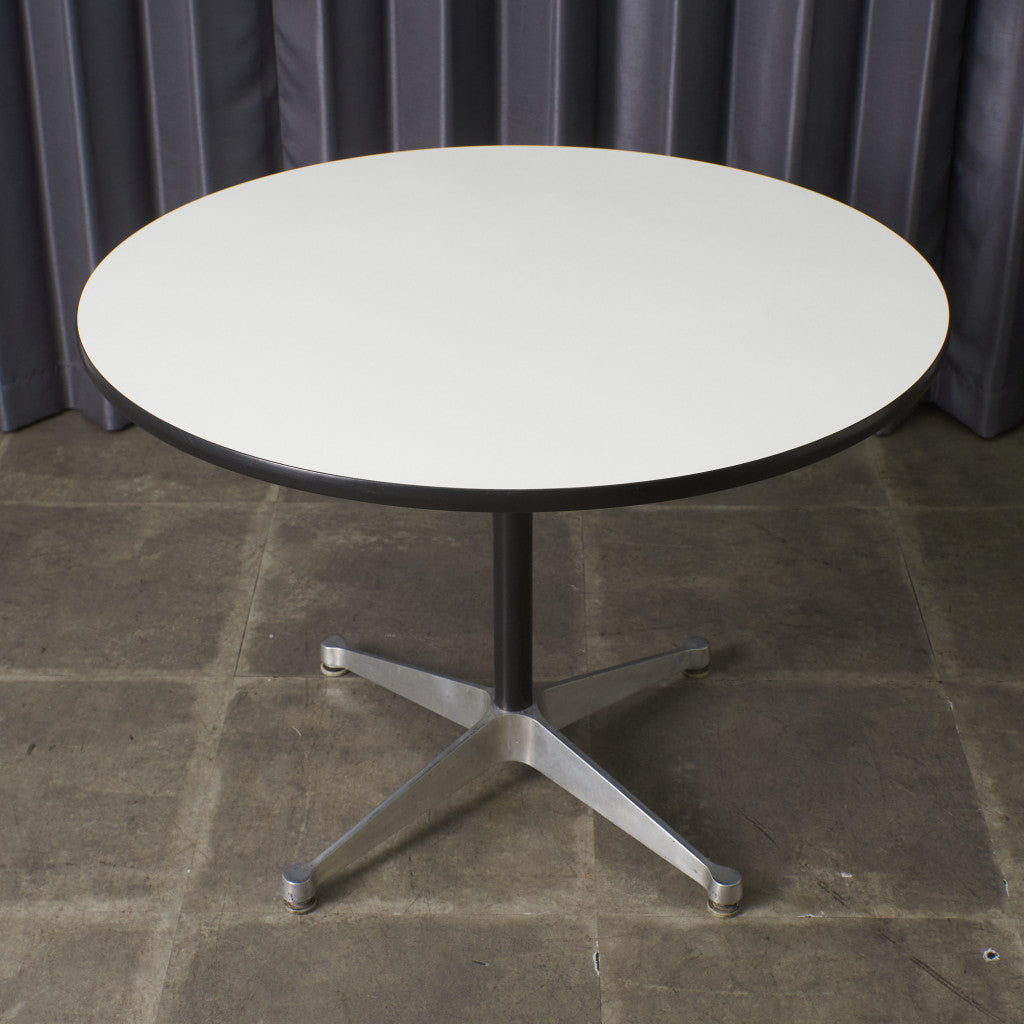 イームズ コントラクトベース ラウンドテーブル｜ハーマンミラー