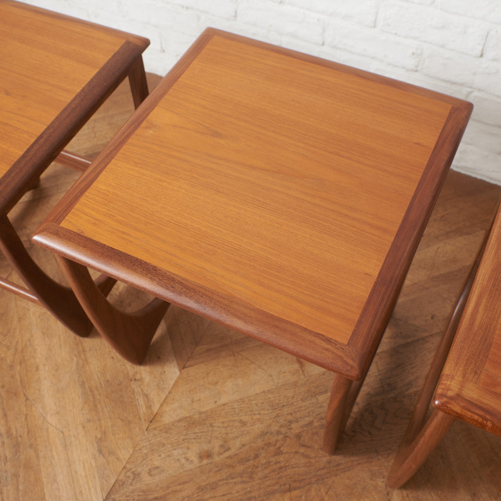 Astro ネストテーブル