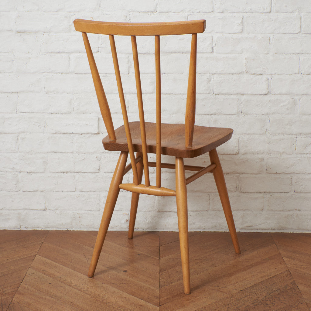 スティックバックチェア