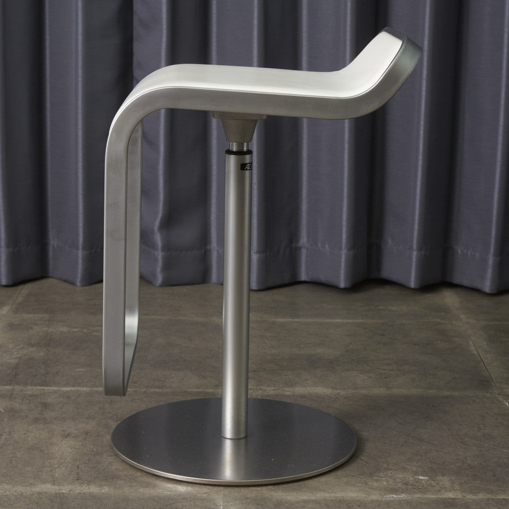 LEM 本革張りスツール