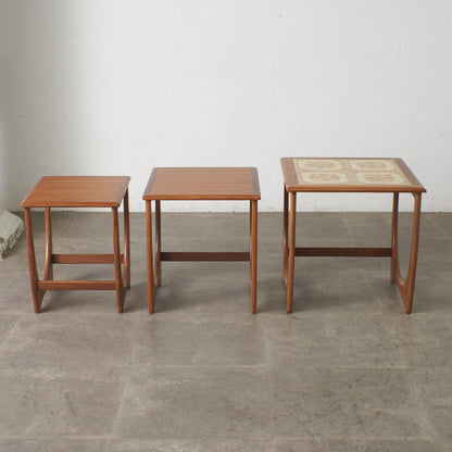 Astro セラミックタイルトップ ネストテーブル