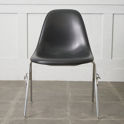 サイドシェルチェア スタッキングベース