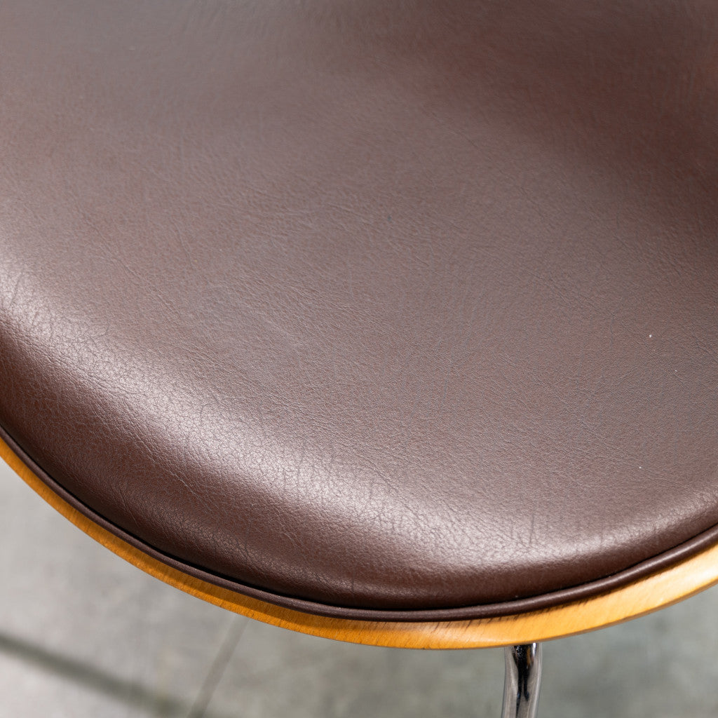 セブンチェア / フロントパディング