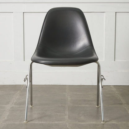 サイドシェルチェア スタッキングベース