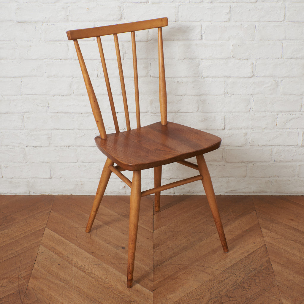 スティックバックチェア