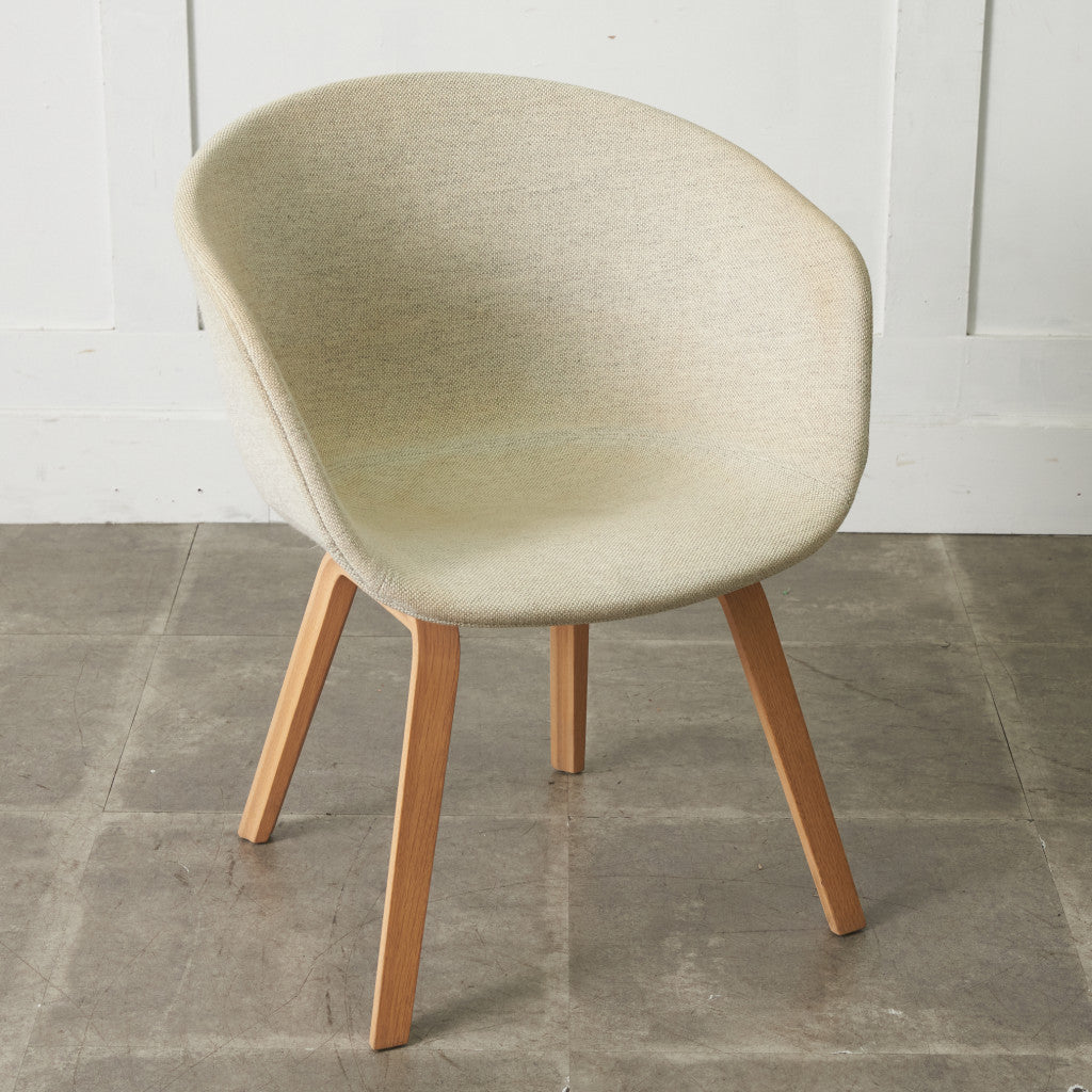 ABOUT A CHAIR アバウト ア チェア