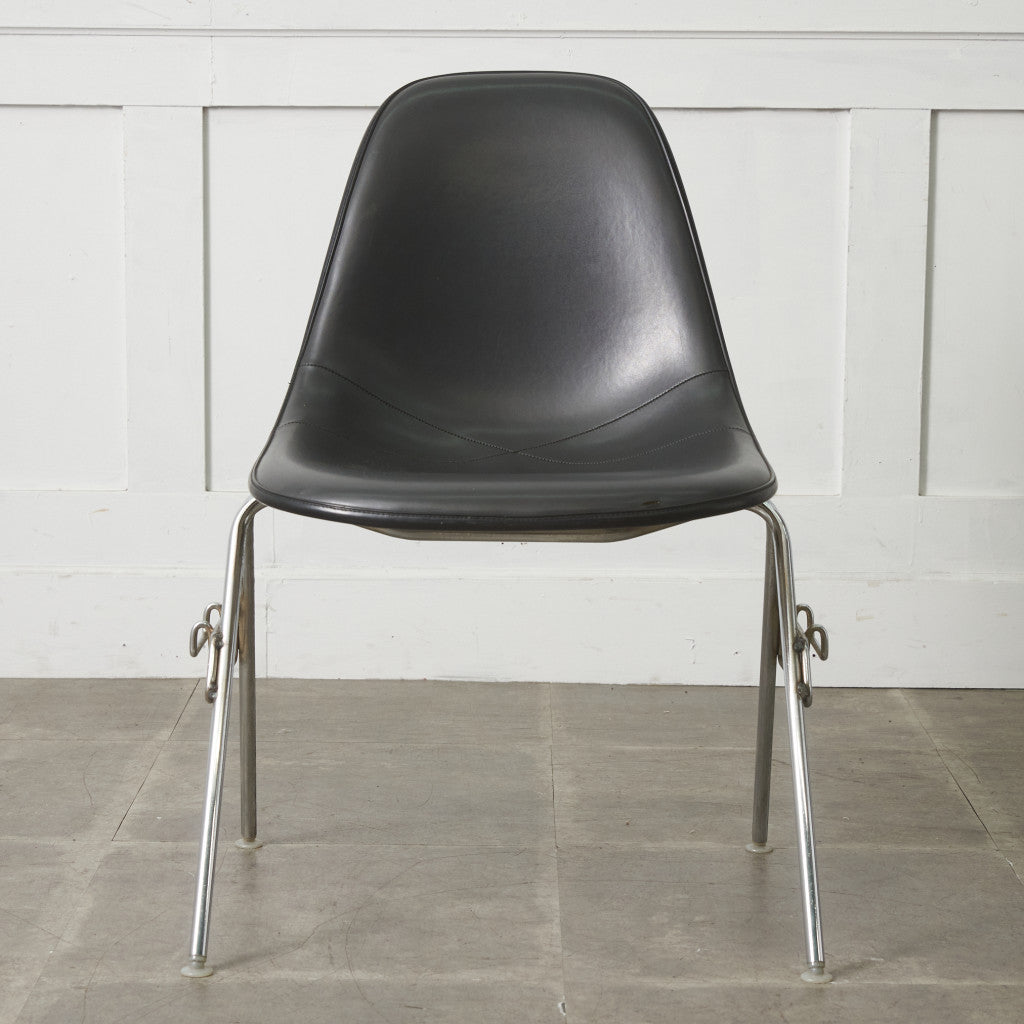 サイドシェルチェア スタッキングベース