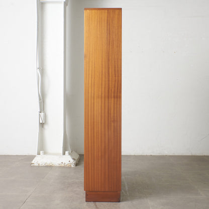 Cumbrae ヴィンテージ ガラスキャビネット