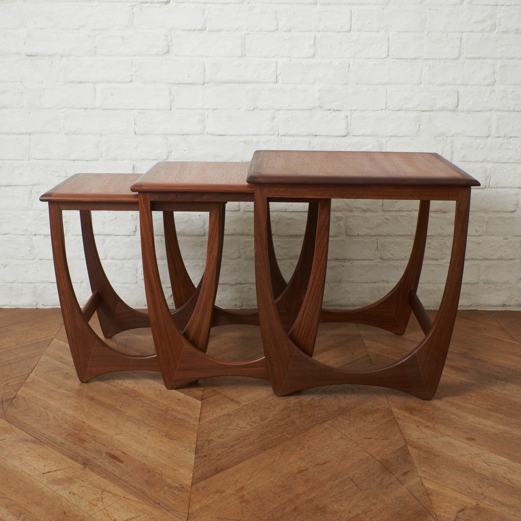 Astro ネストテーブル