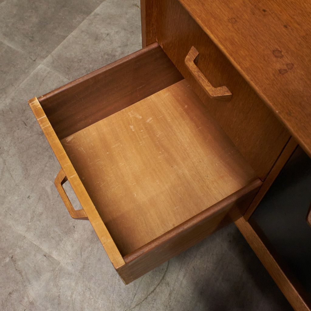 Brandon ルームディバイダー