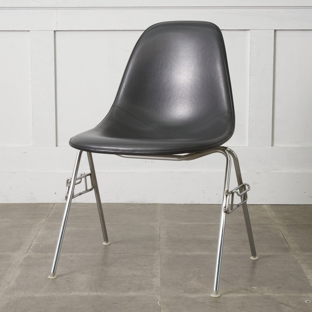 サイドシェルチェア スタッキングベース