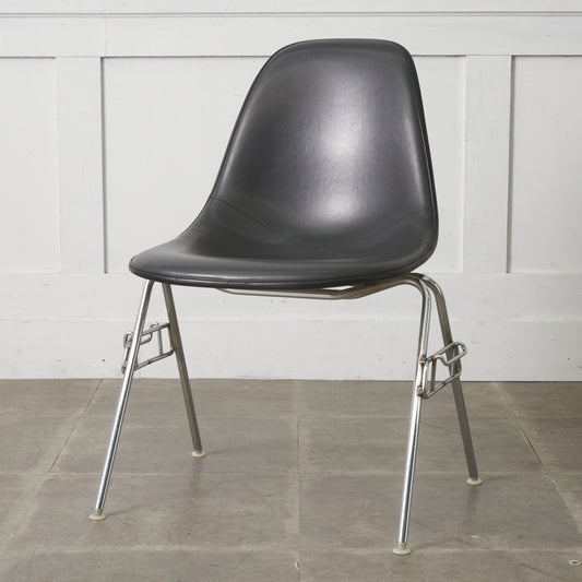 サイドシェルチェア スタッキングベース