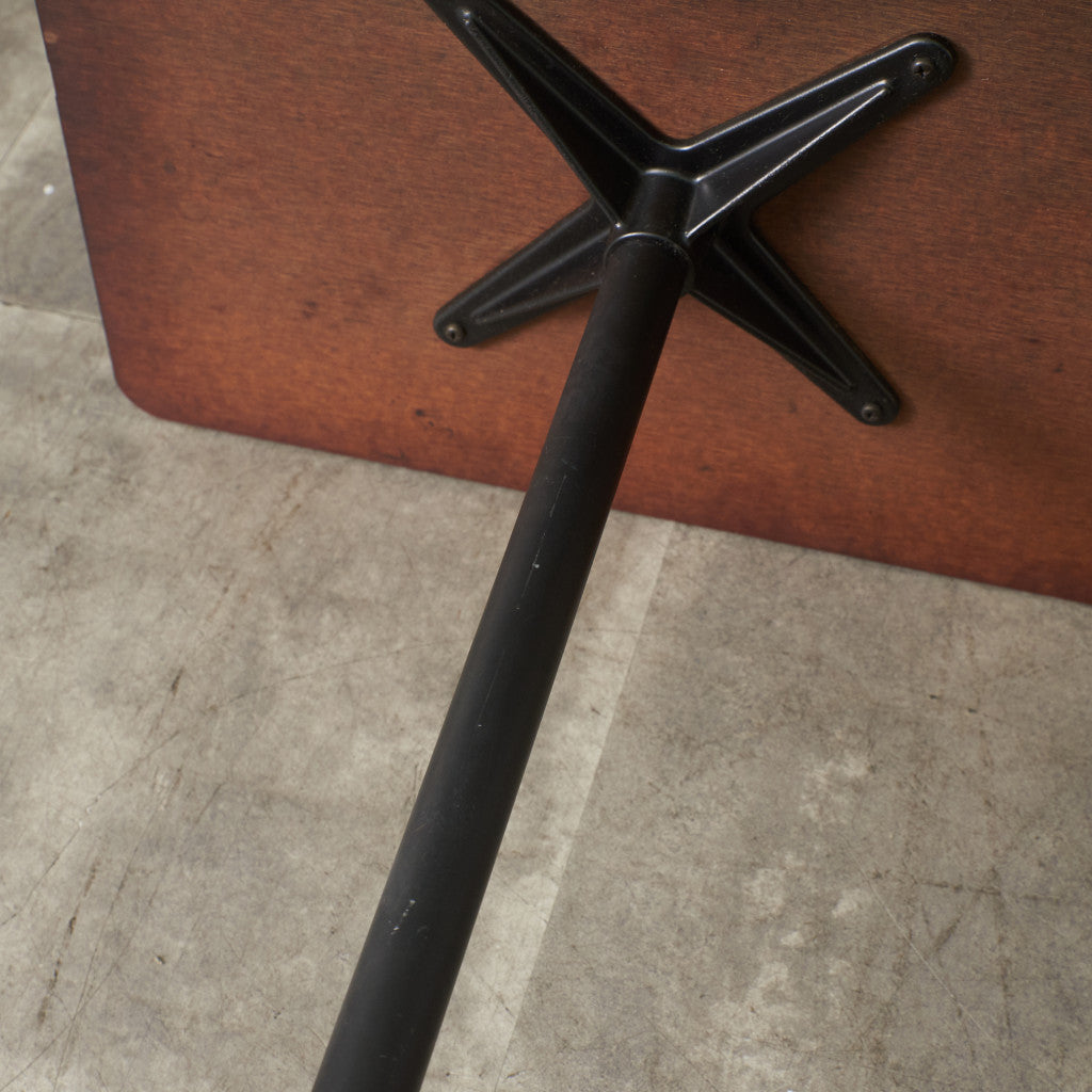 イームズ コントラクトベース テーブル