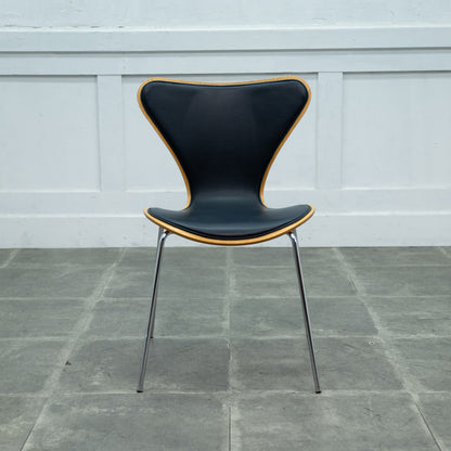 セブンチェア / フロントパディング