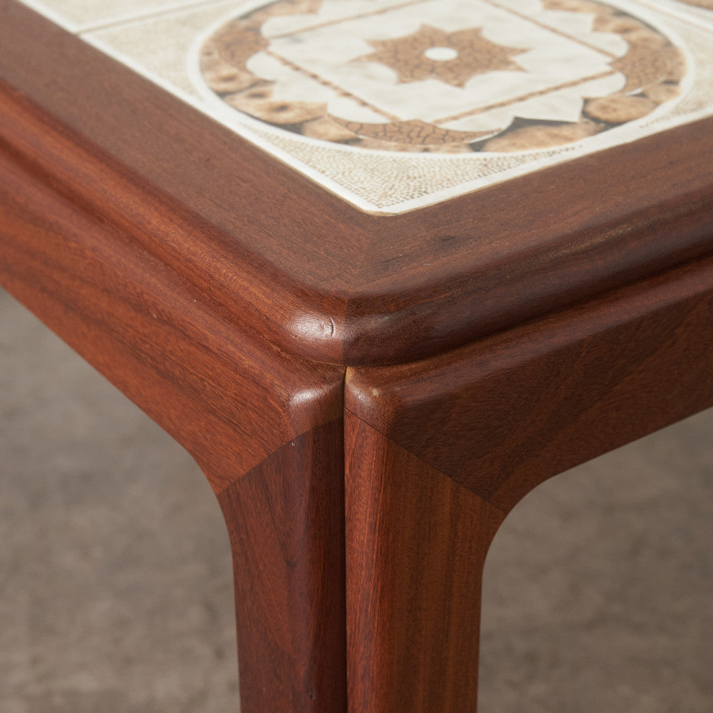 タイルトップ コーヒーテーブル