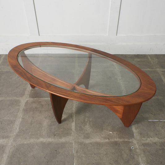 astro オーバルコーヒーテーブル