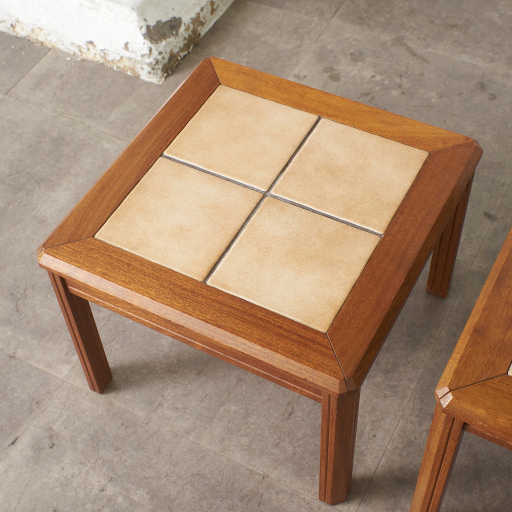 デンマーク製 タイルトップ ネストテーブル