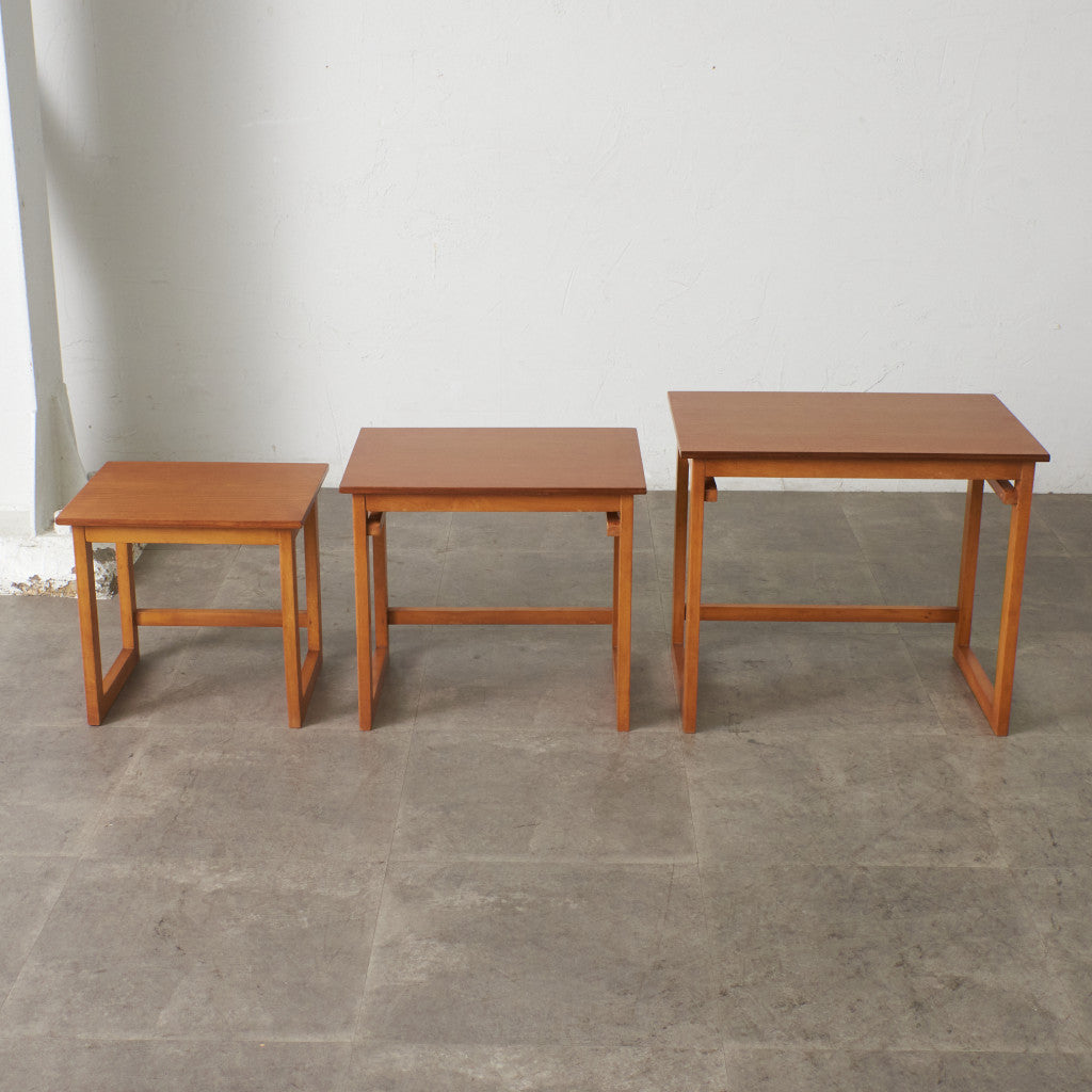 英国ヴィンテージ ネストテーブル