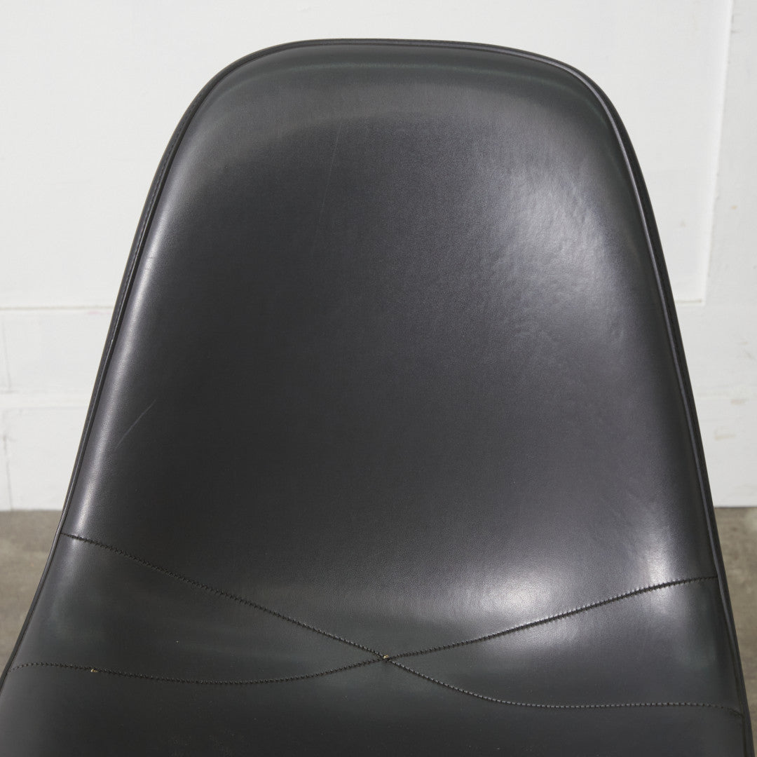 サイドシェルチェア スタッキングベース