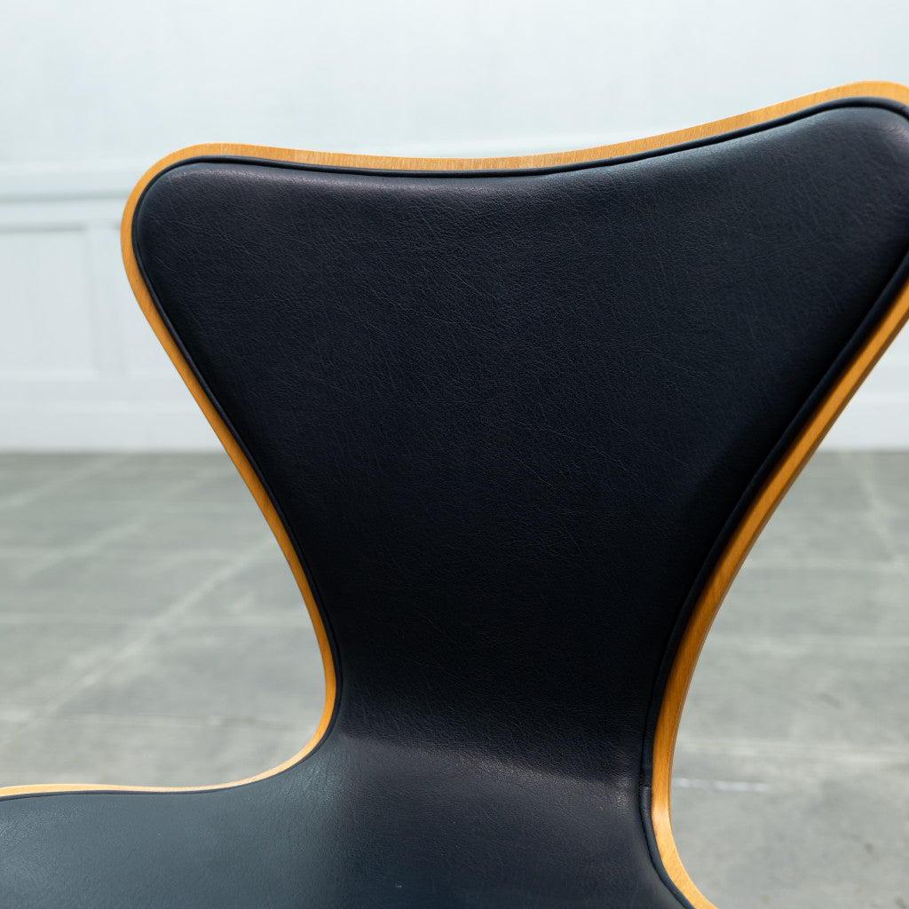 セブンチェア / フロントパディング