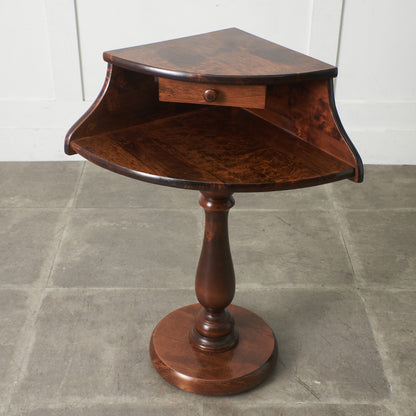 イタリア製 コーナーサイドテーブル