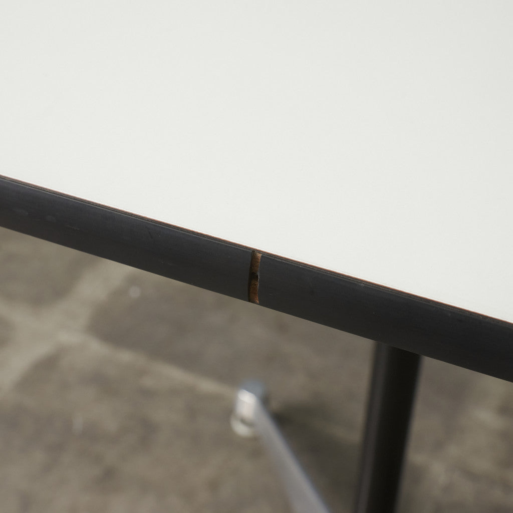 イームズ コントラクトベース テーブル