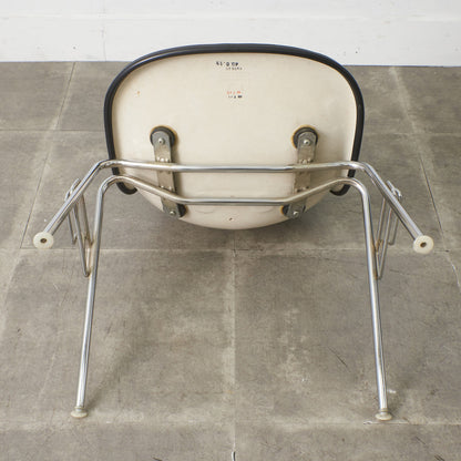 サイドシェルチェア スタッキングベース