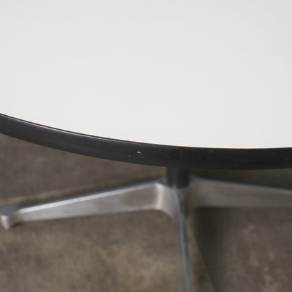 イームズ コントラクトベース ラウンドテーブル