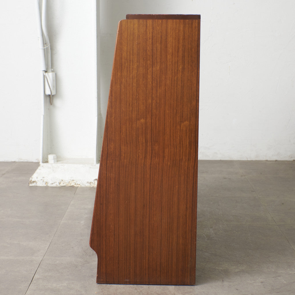 Brandon ガラスキャビネット