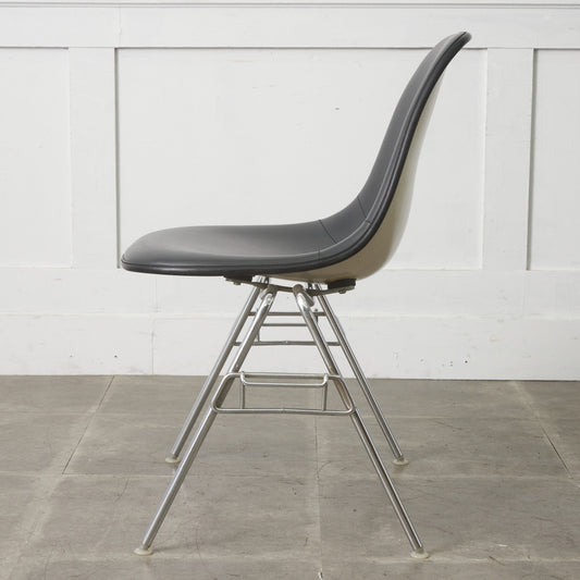 サイドシェルチェア スタッキングベース