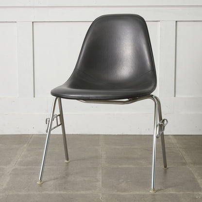 サイドシェルチェア スタッキングベース