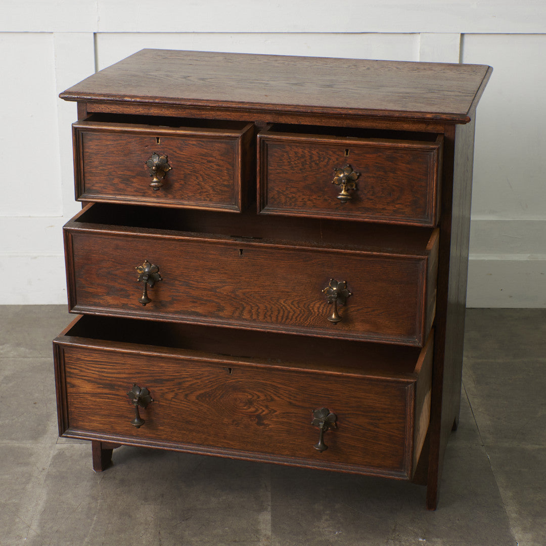 英国アンティーク 3段チェスト