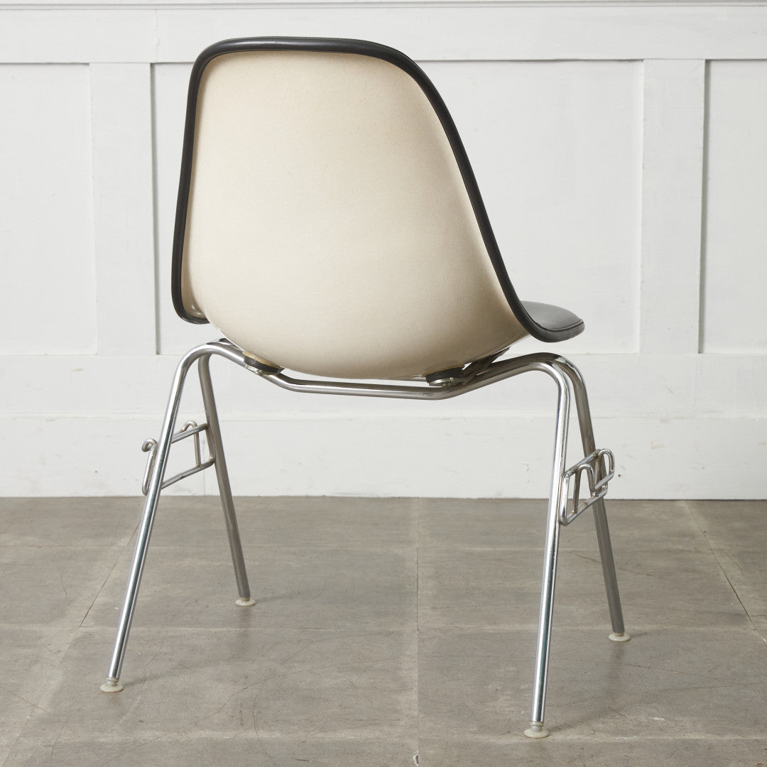 サイドシェルチェア スタッキングベース