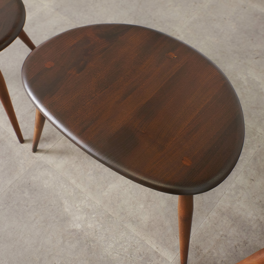 【発送の場合は即購入不可】 ercol ヴィンテージ ネストテーブル 英国 アーコール 木製 エルム ブナ 無垢材 サイドテーブル イギリス ペブルテーブル トリオ 95124 ERCOL(アーコール) No.354ネストテーブル | ERCOL（アーコール