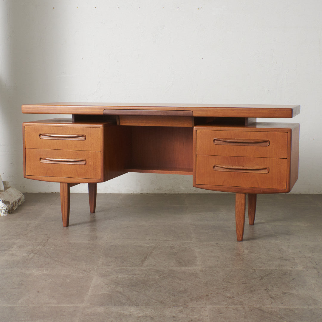 New Fresco ヴィンテージ デスク – rocca rocca