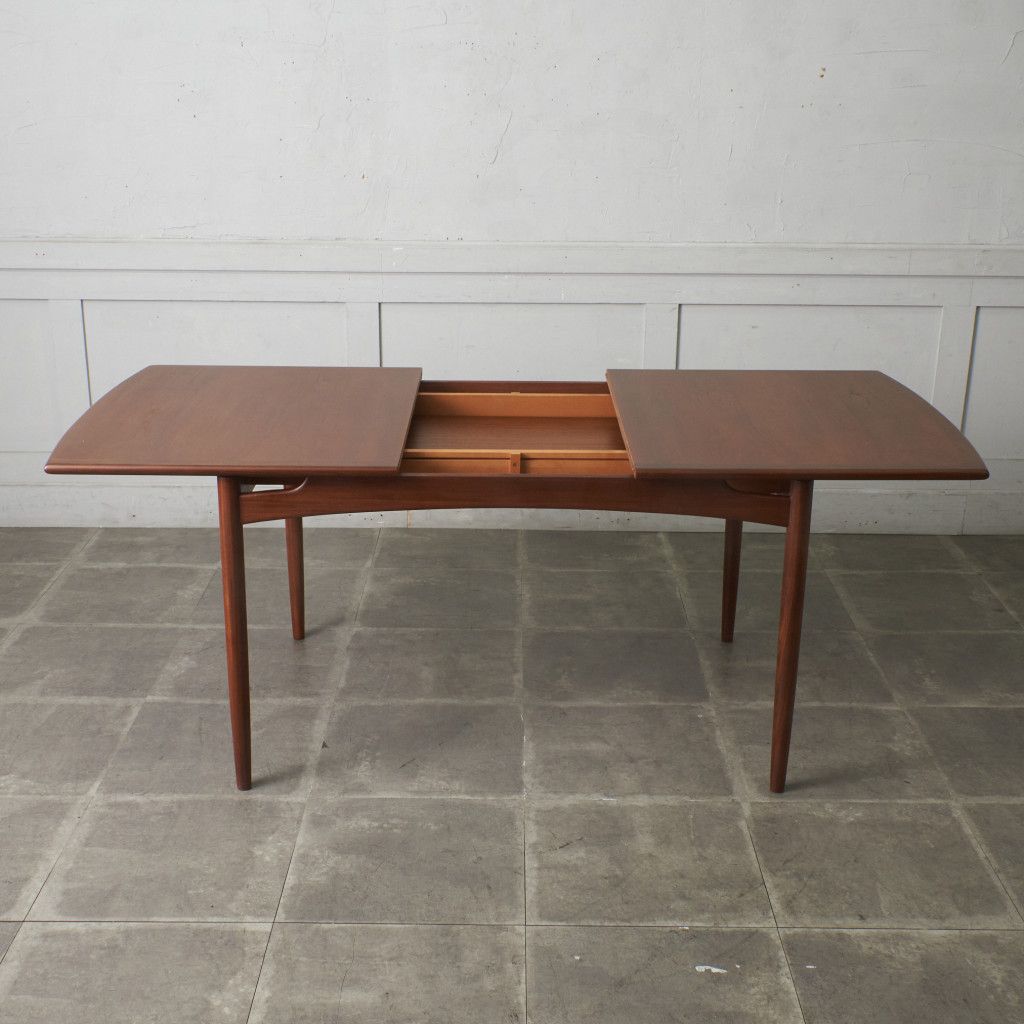 ブラジリア エクステンション ダイニングテーブル (4397)