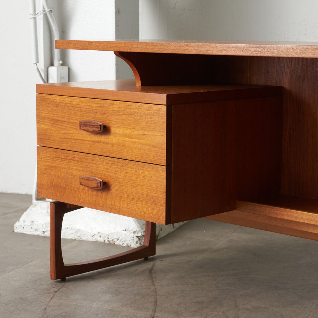 Quadrille ヴィンテージデスク (1995)