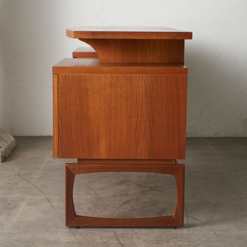 Quadrille ヴィンテージデスク (1995)