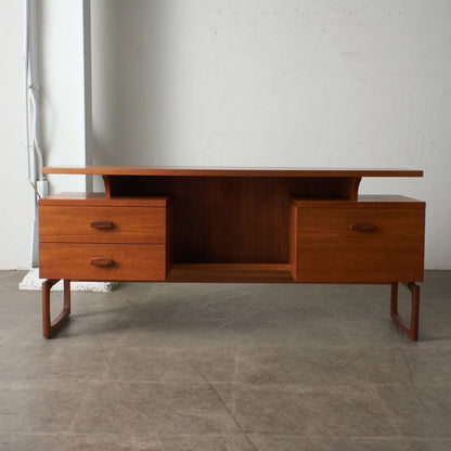 Quadrille ヴィンテージデスク (1995)