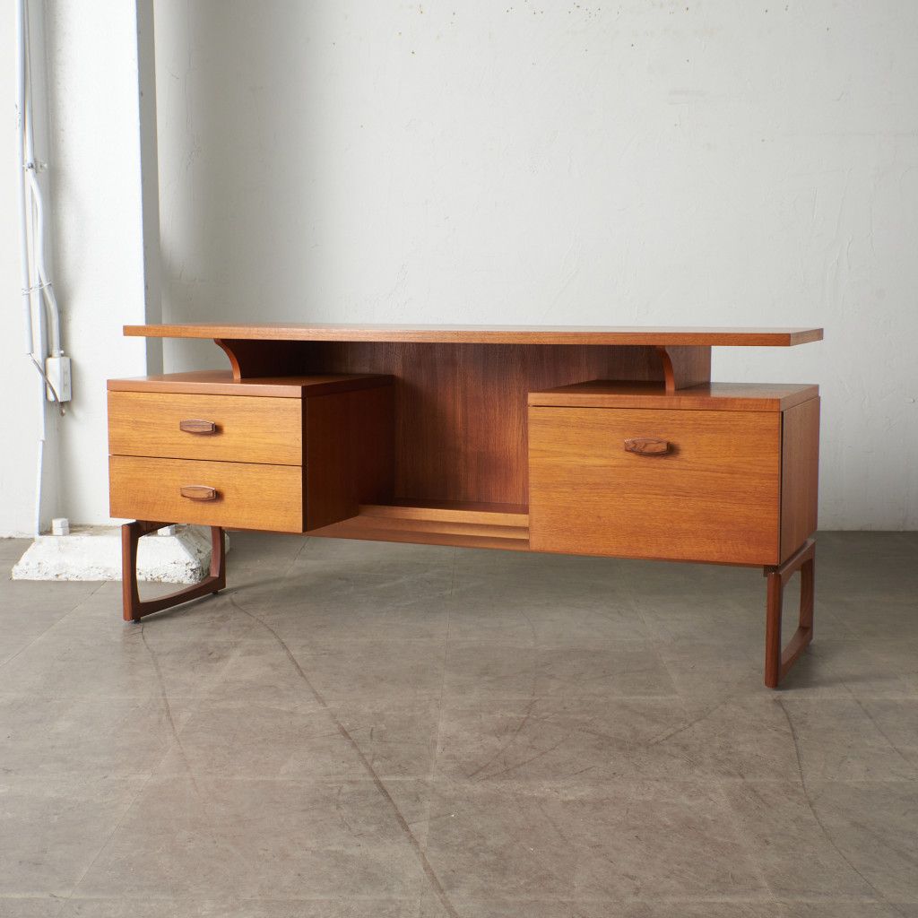 Quadrille ヴィンテージデスク (1995)