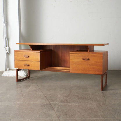 Quadrille ヴィンテージデスク (1995)