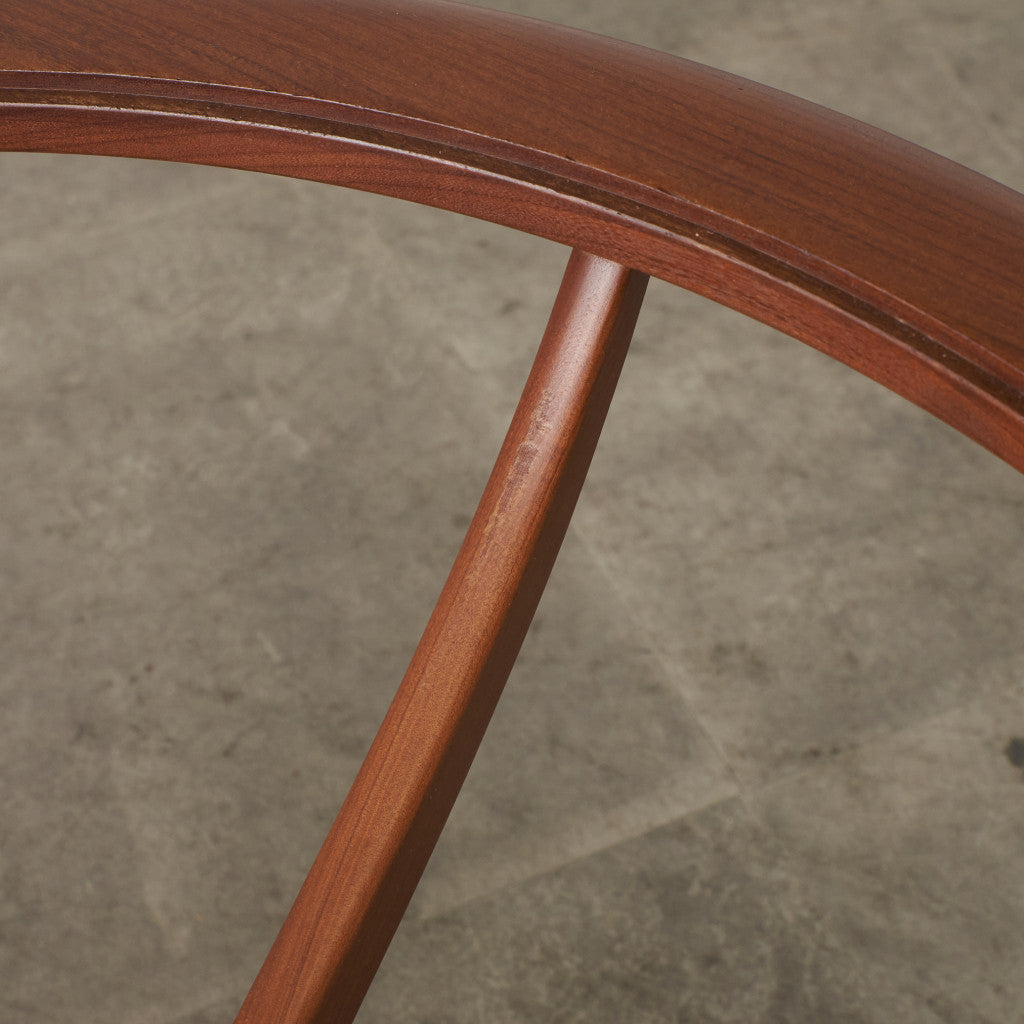 スパイダーコーヒーテーブル