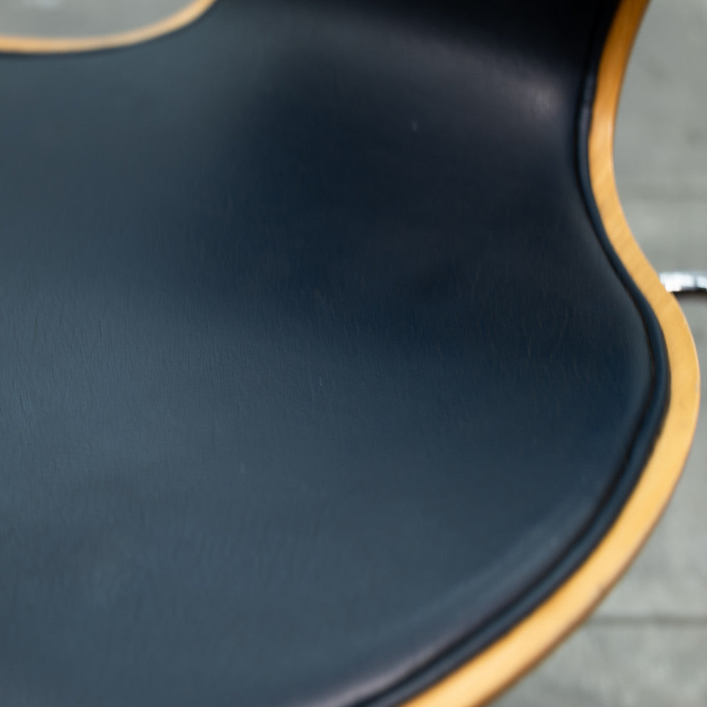 セブンチェア / フロントパディング