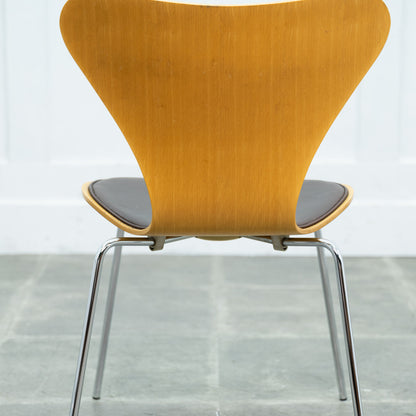 セブンチェア / フロントパディング