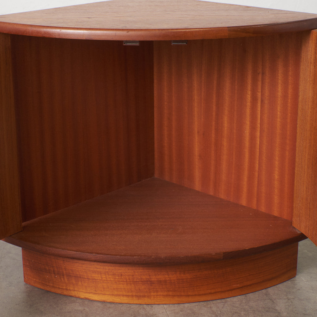 Fresco 凸型コーナーローキャビネット