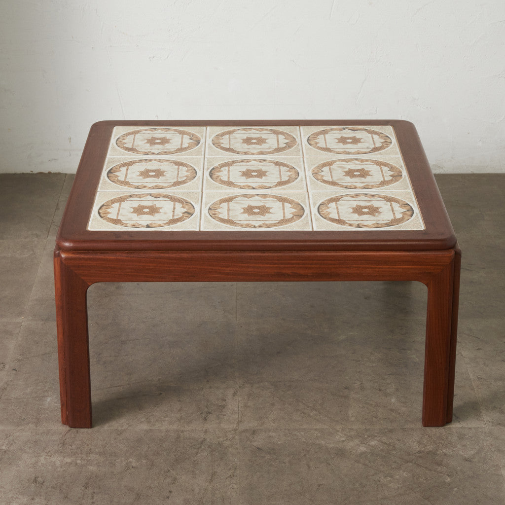 タイルトップ コーヒーテーブル