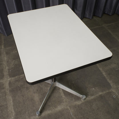 イームズ コントラクトベース テーブル