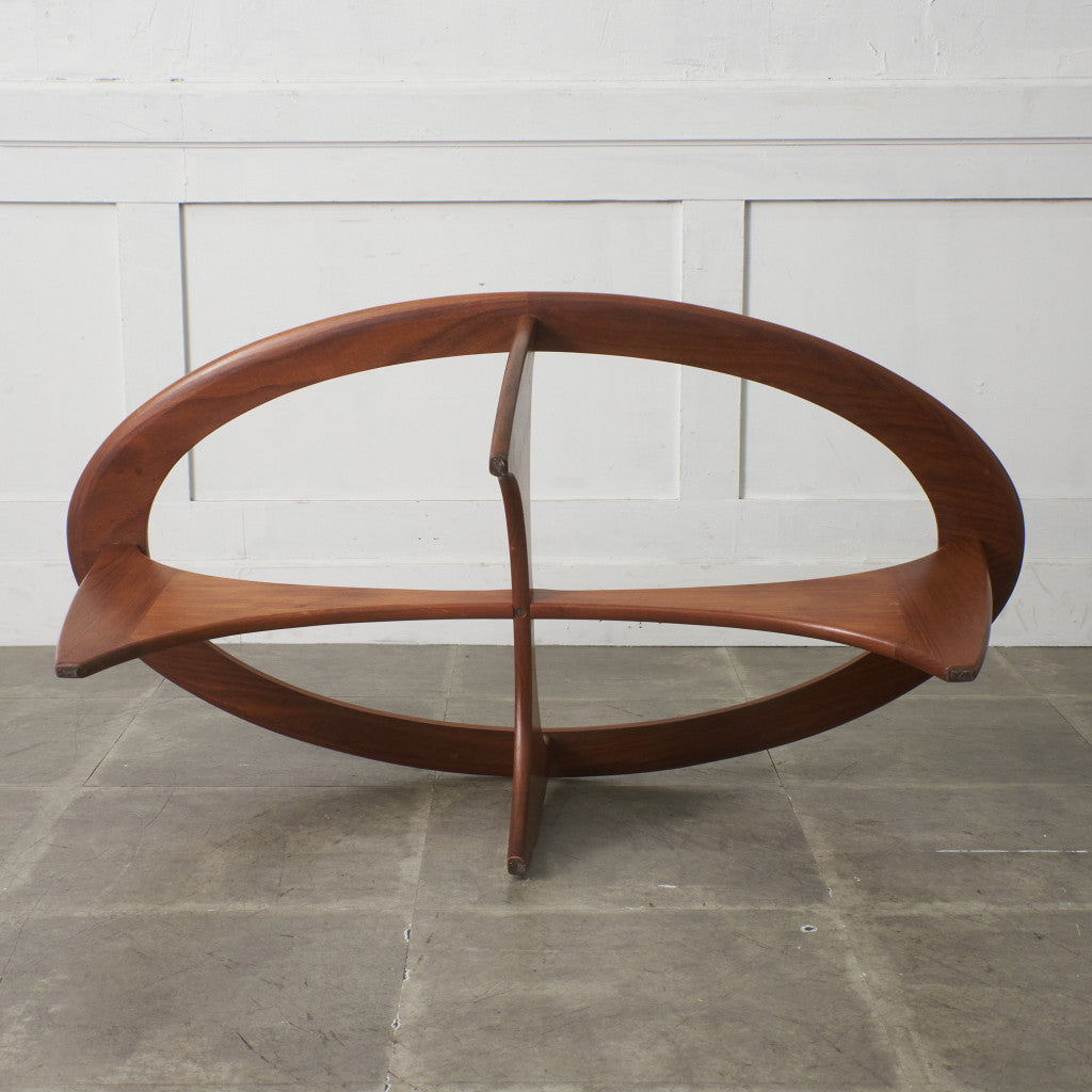 astro オーバルコーヒーテーブル