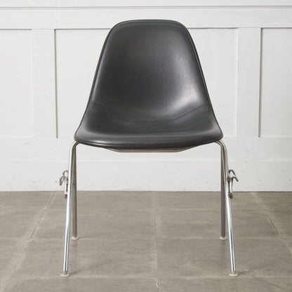 サイドシェルチェア スタッキングベース