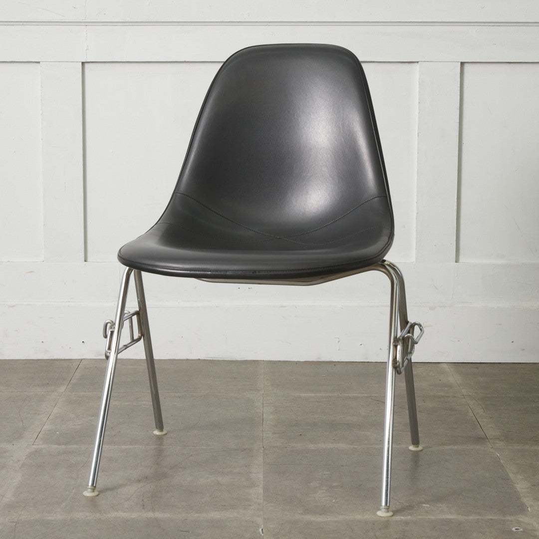 サイドシェルチェア スタッキングベース